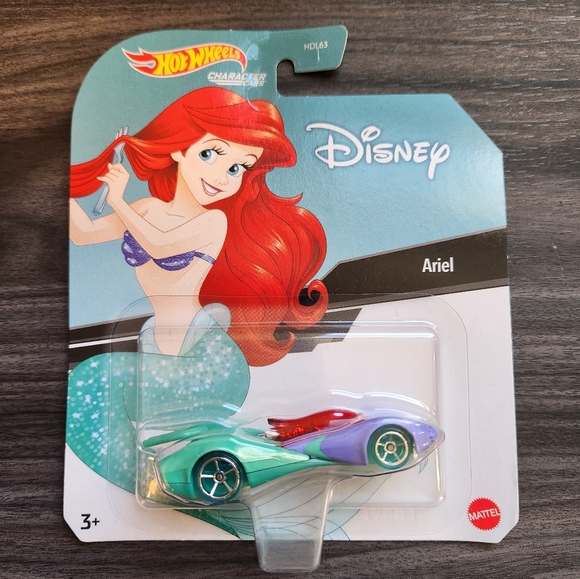 Ariel and Sebastian Hot Wheels set - Picture 8 of 8
